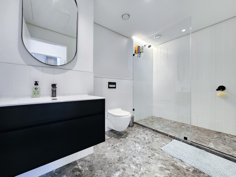 2 Bedroom Property for Sale in Sea Point Western Cape